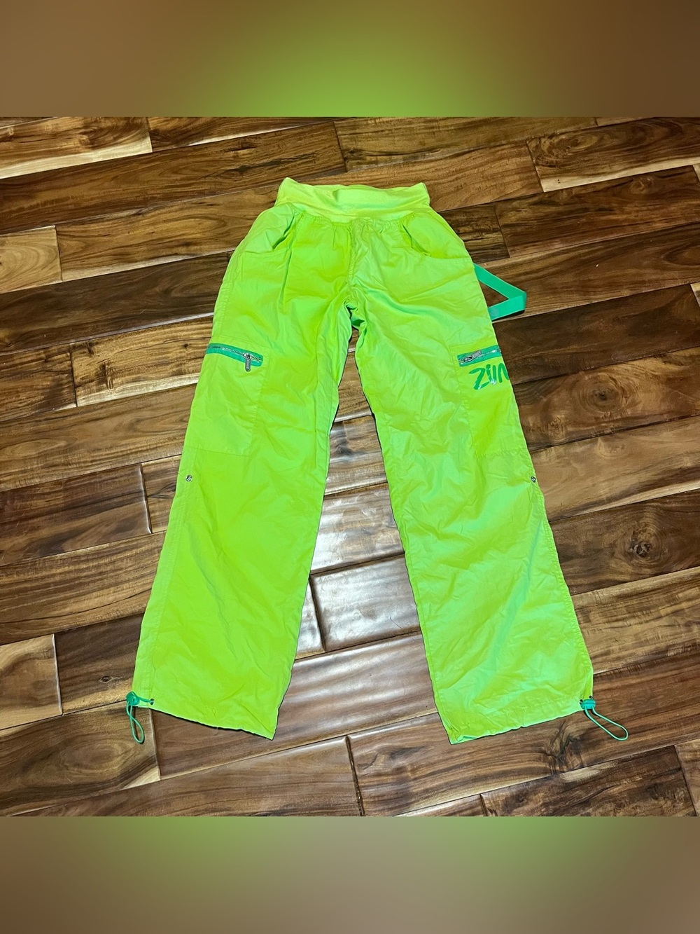 Zumba Y2K Wear Neon Yellow Green Cargo Capri Jogger Pants Womens XS Baggy Dance